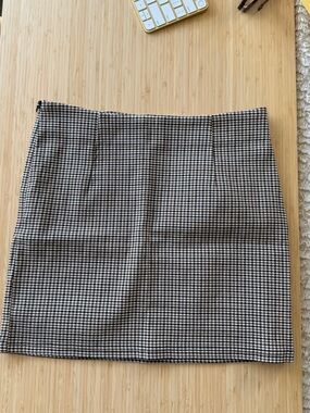 Classic Houndstooth Mini Skirt - Black & White
